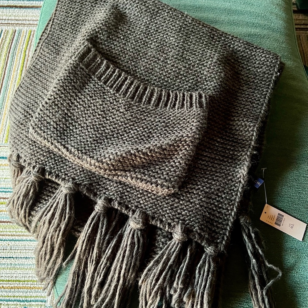 Anthropologie extra wide scarf with pockets!